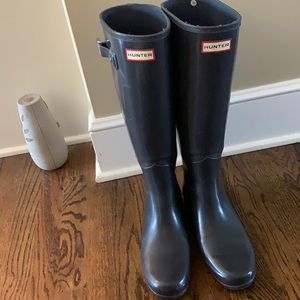 Hunter Tall Rain Boots. Size 9 great condition.